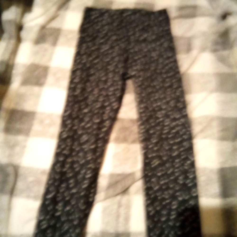 Old navy active trending cheata print leggings size s